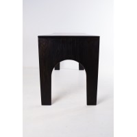 <a href="https://www.galeriegosserez.com/artistes/cober-lukas.html">Lukas Cober</a> - Kuro - table